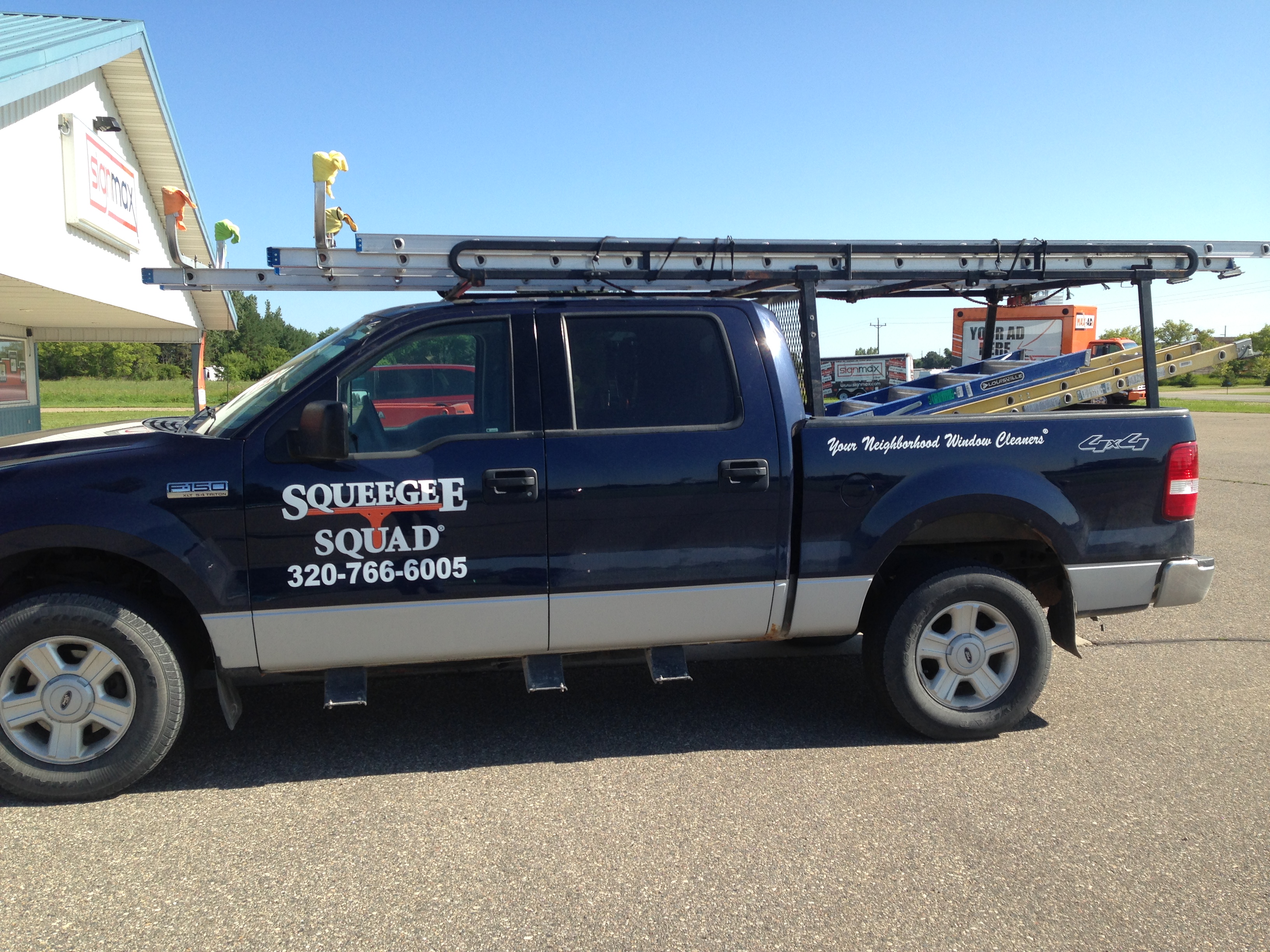 Custom Signage for Squeegee Squad | Signmax.com