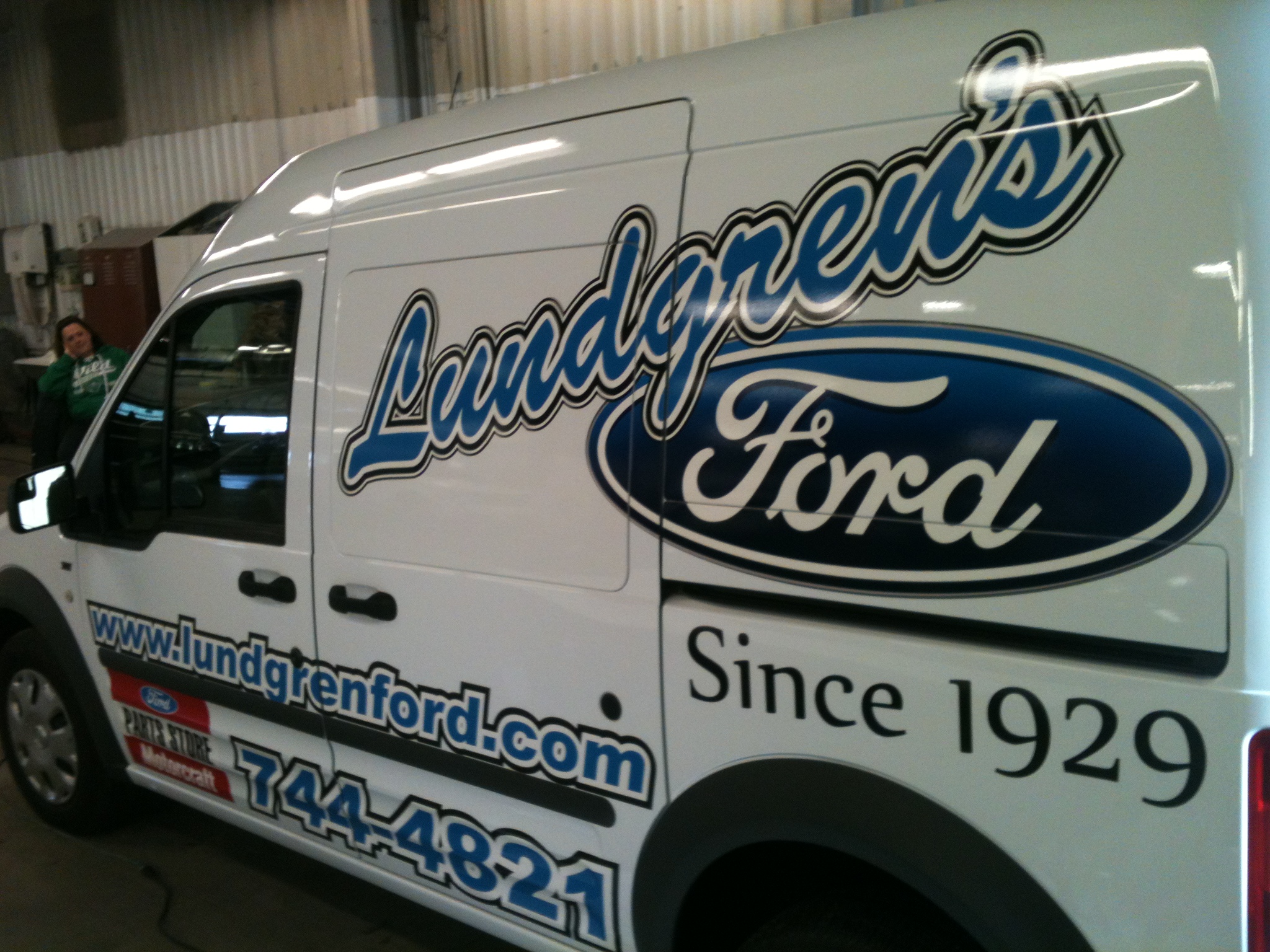 Custom vehicle lettering decals from Signmax